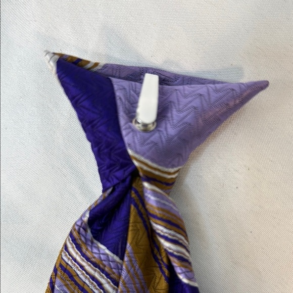 Vintage 1970’s Andhurst Men’s Clip-On, Snapped(TM), Striped Tie, Purple&Gold - Picture 5 of 14